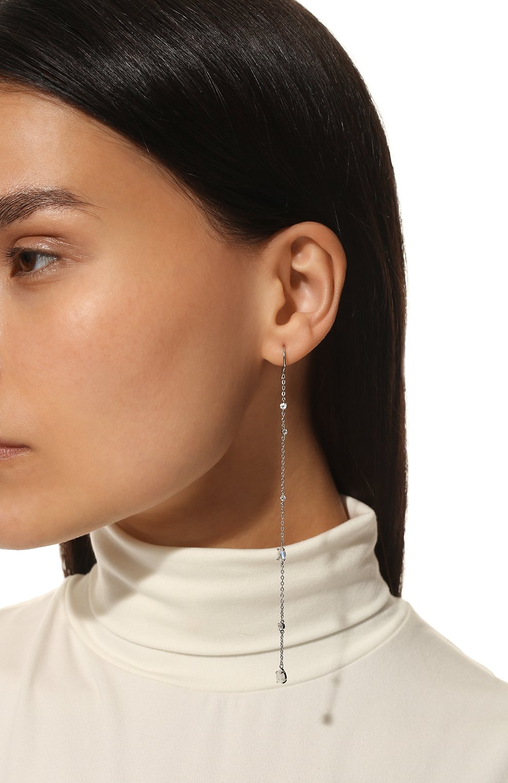 Серьги-цепочки с лунными камнями и топазами MOONKA серебряного цвета по цене 11500 руб., арт. wt-her-mns, фото 2 Серьги-цепочки с лунными камнями и топазами MOONKA, арт. wt-her-mns, фото 2