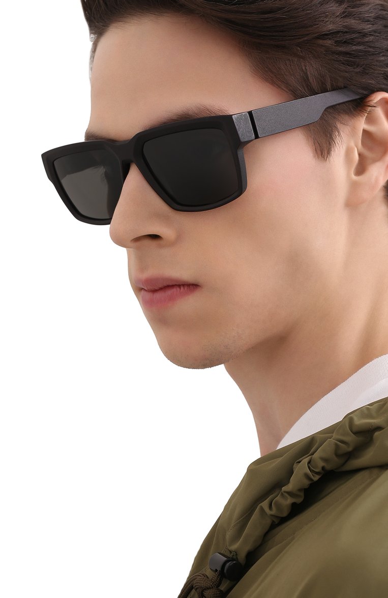 Женские солнцезащитные очки MYKITA MYLON черного цвета, арт. MUSK/PITCH BLACK/DARKGREY S0LID 301 | Фото 3 (Тип очков: С/з; Региональные ограничения белый список (Axapta Mercury): RU, Не проставлено; Кросс-КТ: С/з-унисекс; Нос: Не проставлено; Материал: Пластик; Очки форма: Прямоугольные; Оптика Гендер: оптика-унисекс)