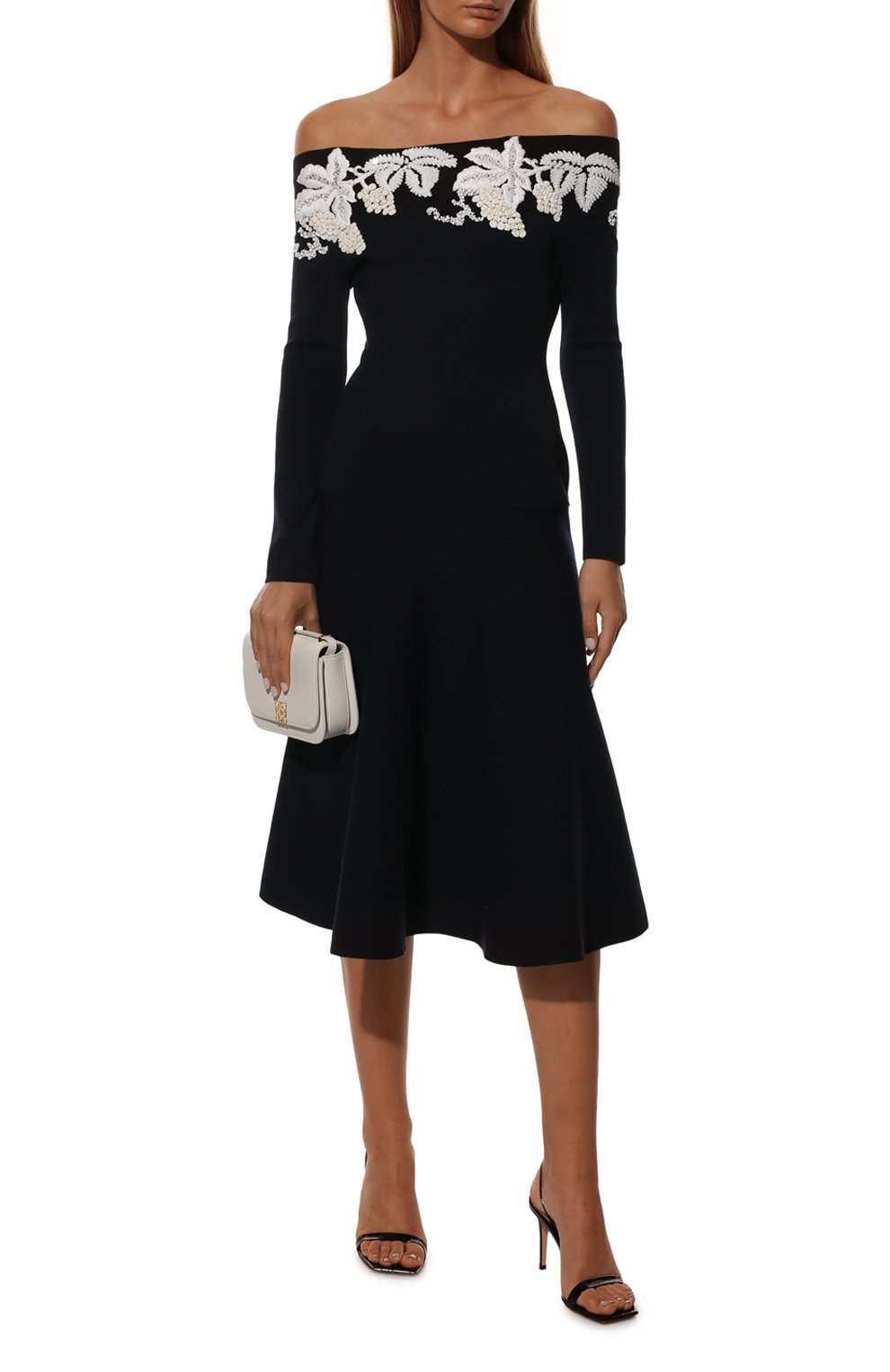 Шерстяное платье OSCAR DE LA RENTA темно-синего цвета по цене 345000 руб., арт. 19RE1409CSE, фото 2 Шерстяное платье OSCAR DE LA RENTA, арт. 19RE1409CSE, фото 2