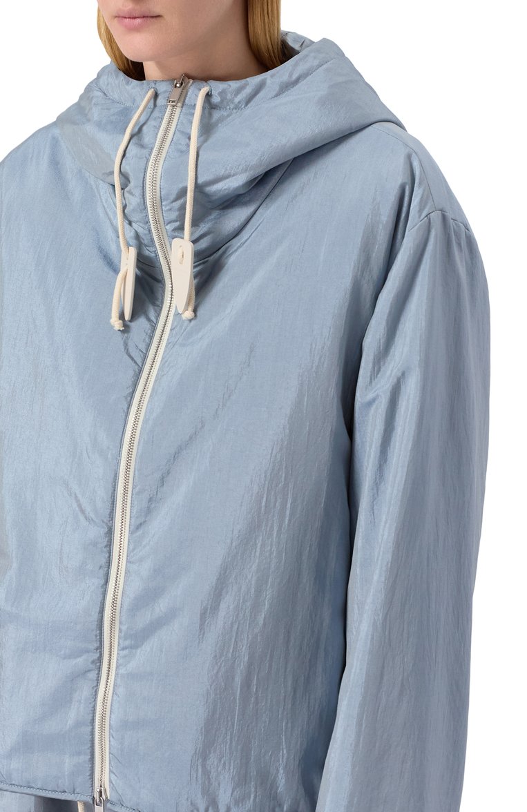 Женская ветровка JIL SANDER голубого цвета, арт. J40SW0006-J70003 | Фото 5 (Материал внешний: Шелк, Синтетический материал; Рукава: Длинные; Материал подклада: Синтетический материал; Длина (верхняя одежда): Короткие; Кросс-КТ: Куртка, Ветровки; Стили: Кэжуэл; Автоматизация ТО: Проставлено; Автоматизация состава: Проставлено)