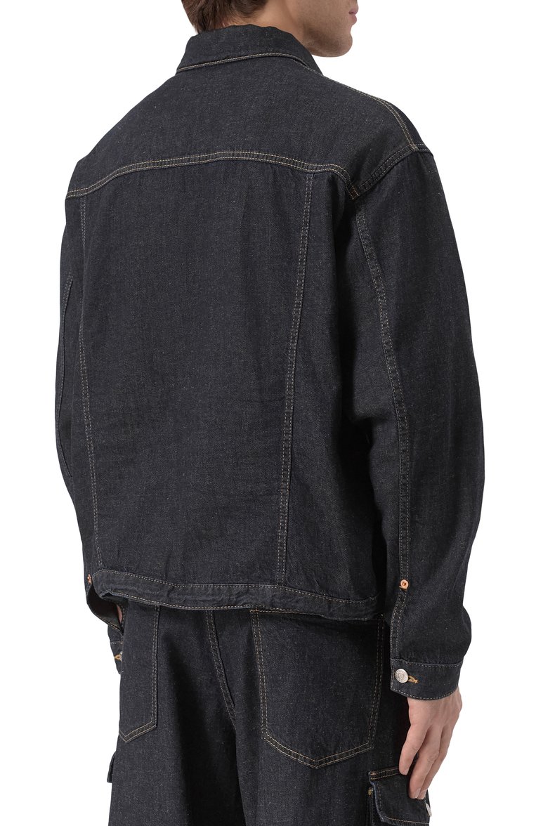 Мужская джинсовая куртка DSQUARED2 темно-синего цвета, арт. S78DM0045/S30825 | Фото 4 (Материал внешний: Хлопок, Деним; Длина (верхняя одежда): Короткие; Рукава: Длинные; Кросс-КТ: Деним, Легкие; Стили: Кэжуэл; Автоматизация состава: Проставлено; Автоматизация ТО: Проставлено)