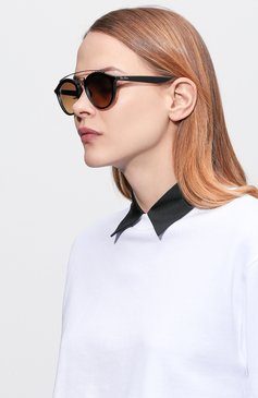 Женские солнцезащитные очки RAY-BAN черного цвета, арт. 4257-6253B8 | Фото 2 (Материал внутренний: Не назначено; Региональные ограничения белый список (Axapta Mercury): Не проставлено, RU; Нос: Не проставлено; Тип очков: С/з)