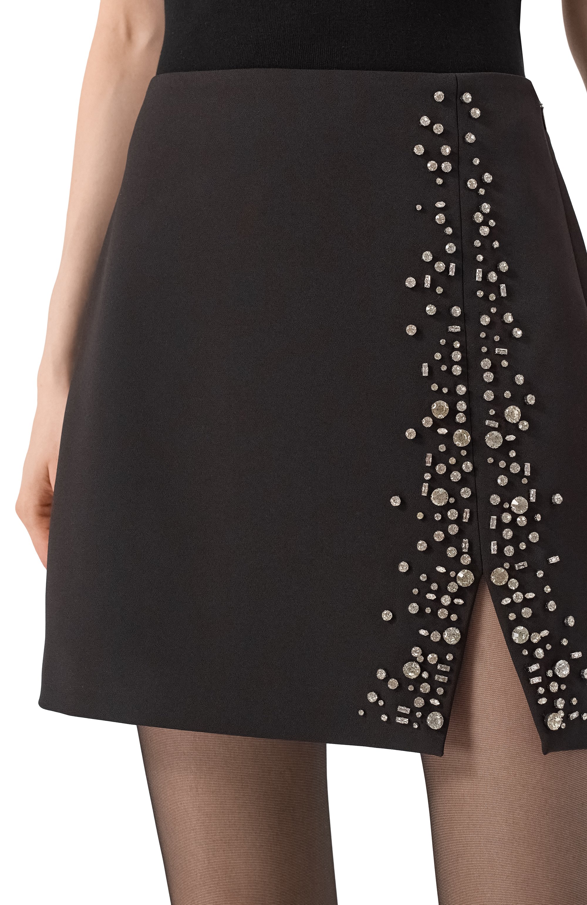 Юбка с отделкой стразами LIU JO черного цвета по цене 36490 руб., арт. CA5084T2527, фото 5 Юбка с отделкой стразами LIU JO, арт. CA5084T2527, фото 5