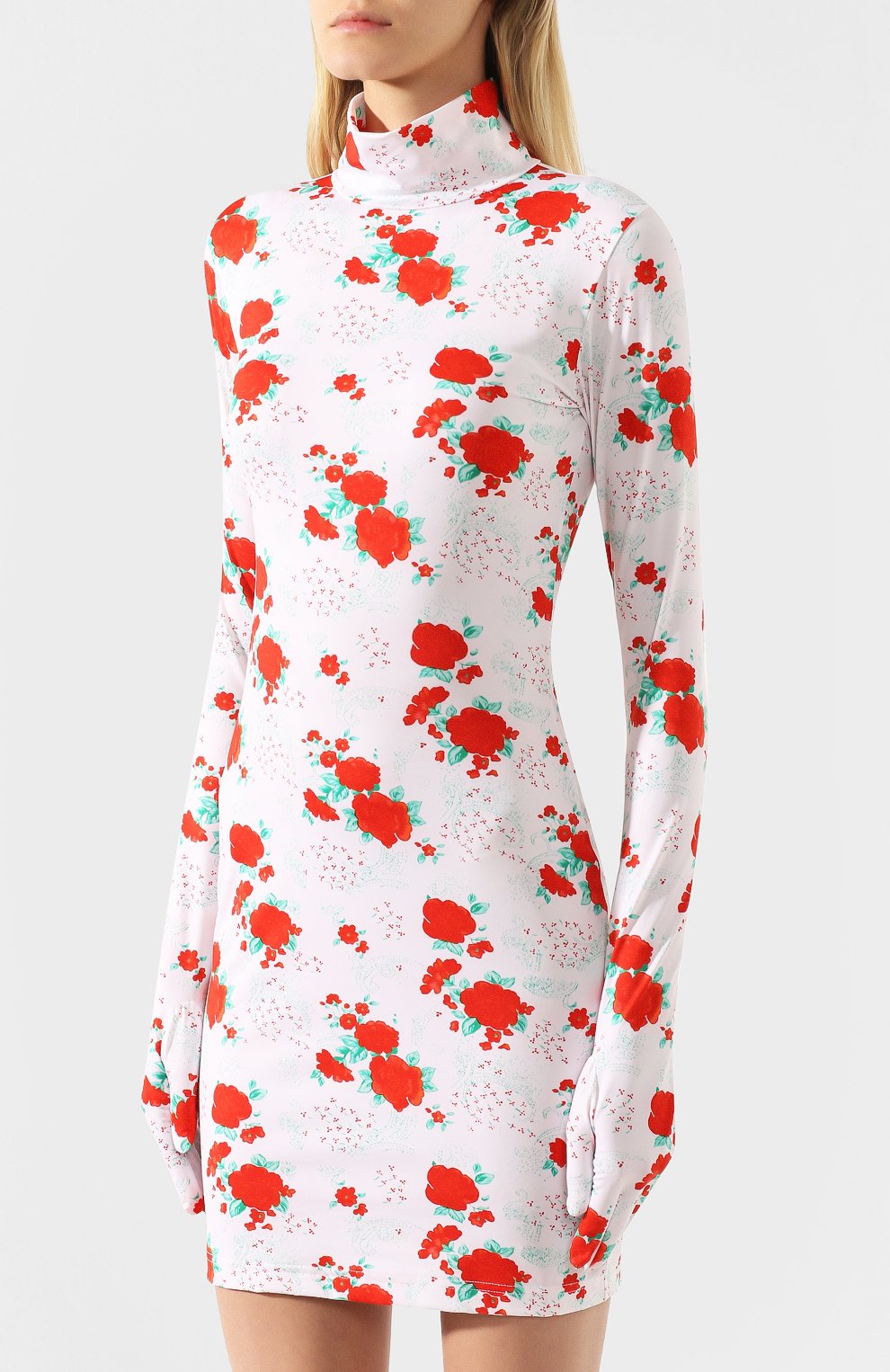 Платье с принтом VETEMENTS белого цвета по цене 65750 руб., арт. SS20DR294 2613/W/RED/WHITE FL0WERS, фото 3 Платье с принтом VETEMENTS, арт. SS20DR294 2613/W/RED/WHITE FL0WERS, фото 3
