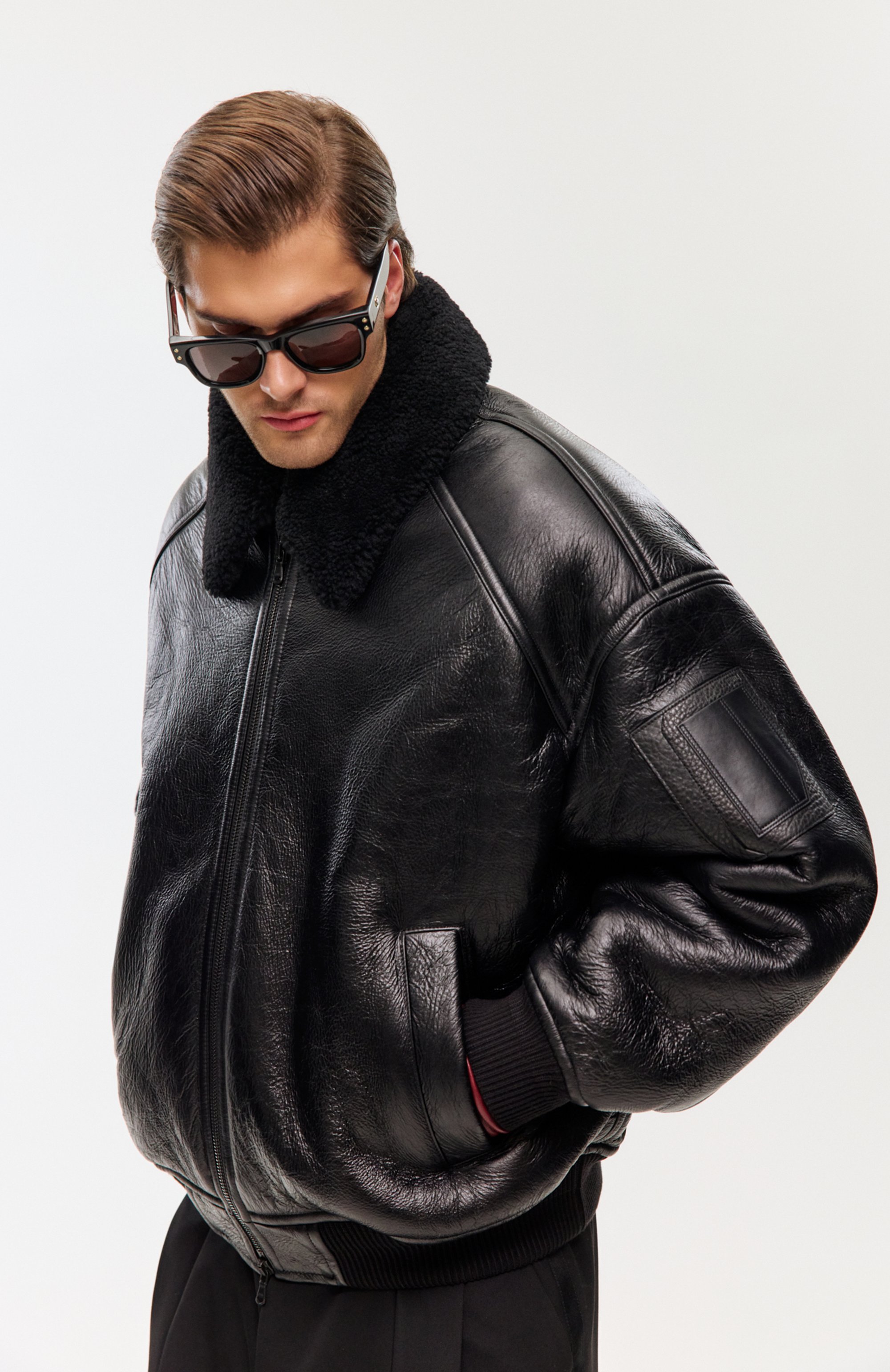 Солнцезащитные очки MONTBLANC черного цвета по цене 43400 руб., арт. MB0381S 001, фото 5 Солнцезащитные очки MONTBLANC, арт. MB0381S 001, фото 5