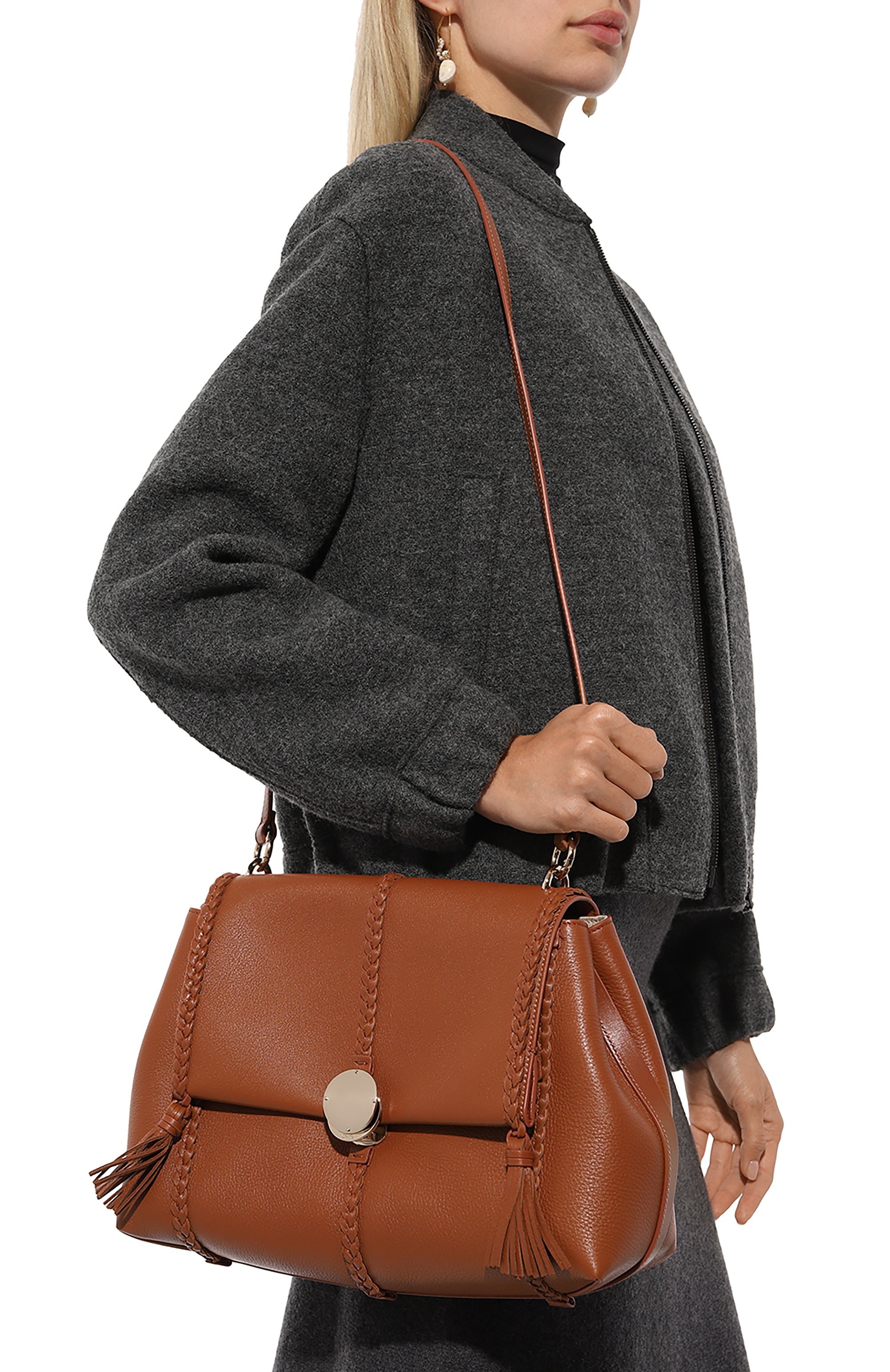 Сумка penelope medium CHLOÉ коричневого цвета по цене 315500 руб., арт. CHC23US569K15, фото 2 Сумка penelope medium CHLOÉ, арт. CHC23US569K15, фото 2