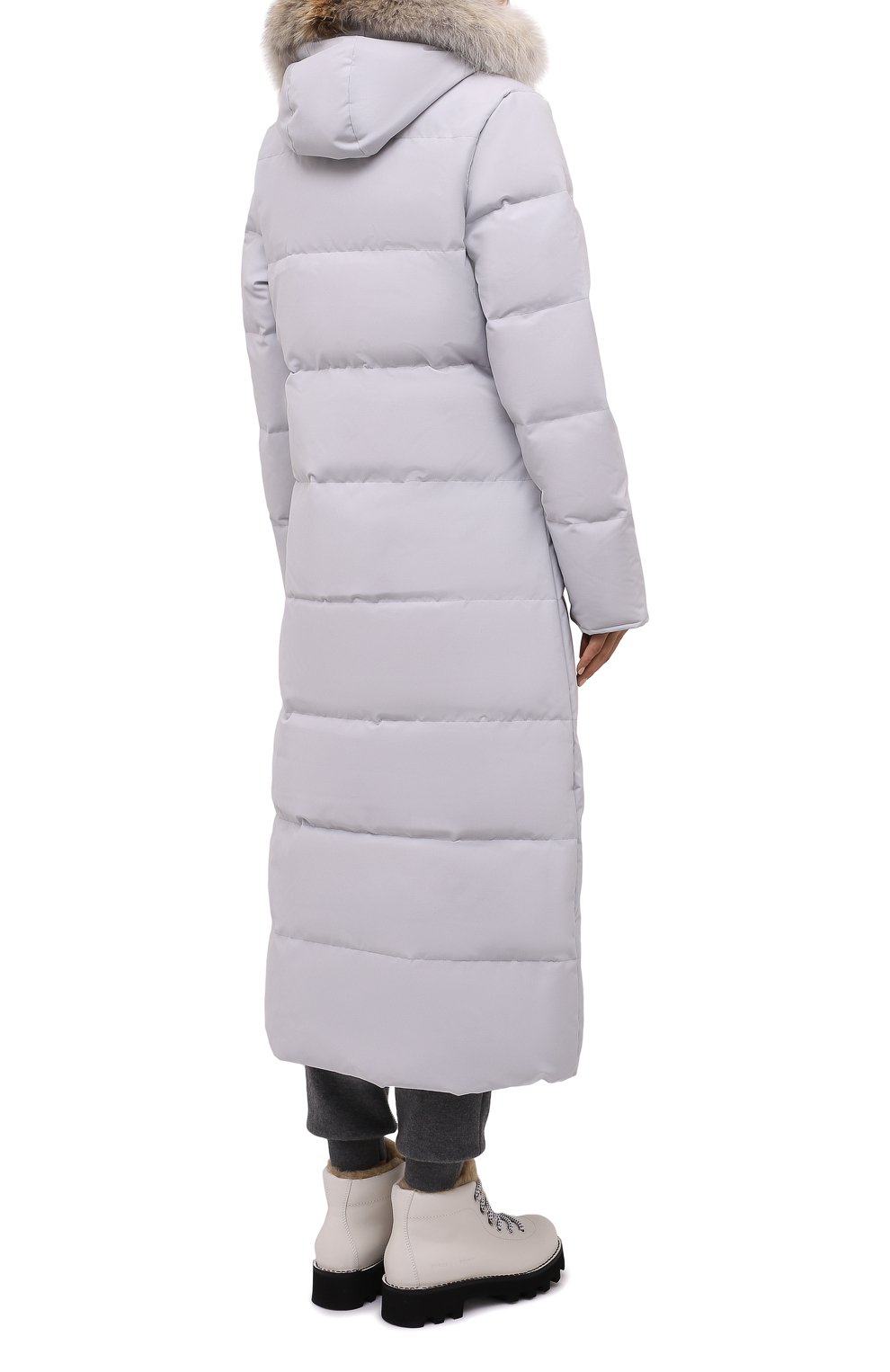 Пуховая парка mystique CANADA GOOSE светло-серого цвета по цене 151500 руб., арт. 3035LB, фото 4 Пуховая парка mystique CANADA GOOSE, арт. 3035LB, фото 4