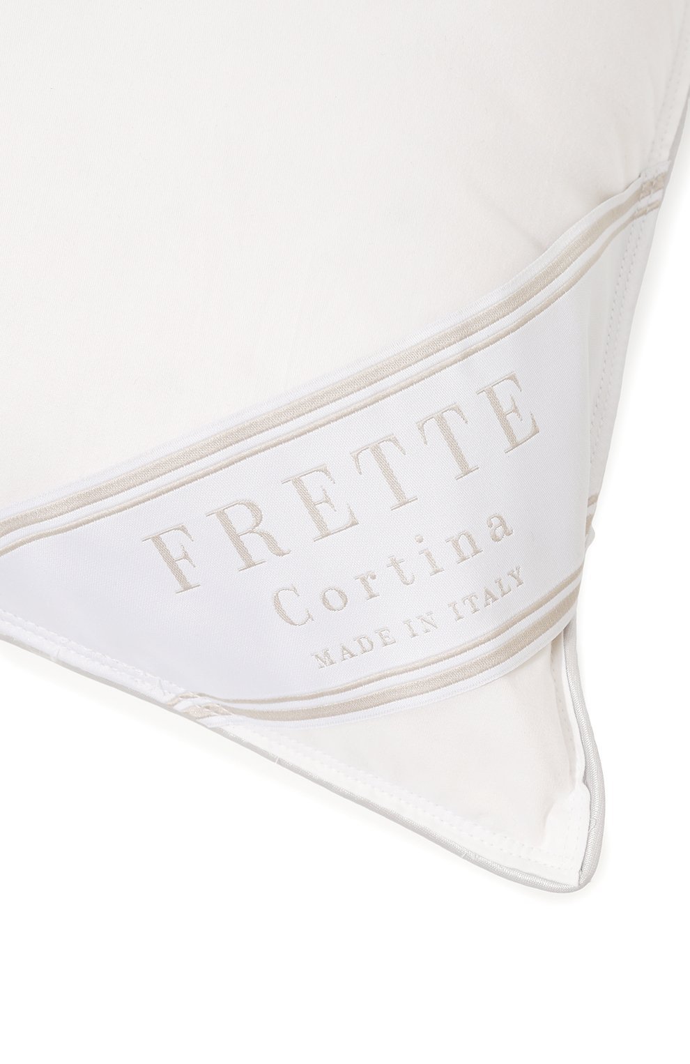 Подушка cortina medium FRETTE молочного цвета по цене 26400 руб., арт. F0A185 F6100 030B, фото 3 Подушка cortina medium FRETTE, арт. F0A185 F6100 030B, фото 3