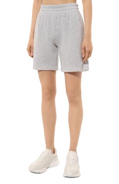Женские шорты EMPORIO ARMANI серого цвета, арт. 164841/4R276 | Фото 3 (Нос: Не проставл�ено; Материал внешний: Хлопок, Синтетический материал)