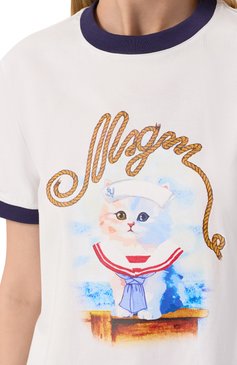 Женская хлопковая футболка MSGM белого цвета, арт. 3841MDM152/257002 | Фото 5 (Драгоценные камни: Проставлено; Длина (для топов): Стандартные; Рукава: Короткие; Материал сплава: Проставлено; Принт: С принтом; Стили: Кэжуэл; Материал внешний: Хлопок)