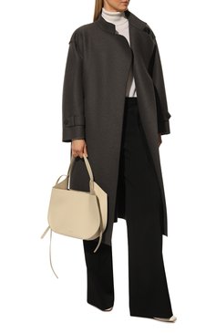 Женская сумка helene REE PROJECTS кремового цвета, арт. AW22/HEH01SC | Фото 7 (Размер: medium; Материал: Натуральная кожа; Сумки-технические: Сумки top-handle; Ремень/цепочка: На ремешке; Драгоценные камни: Проставлено; Материал сплава: Проставлено)