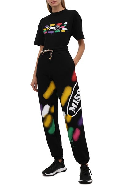 Хлопковая футболка palm angels x missoni PALM ANGELS черного цвета по цене 31650 руб., арт. PMAA001F21JER0281001/W, фото 2 Хлопковая футболка palm angels x missoni PALM ANGELS, арт. PMAA001F21JER0281001/W, фото 2
