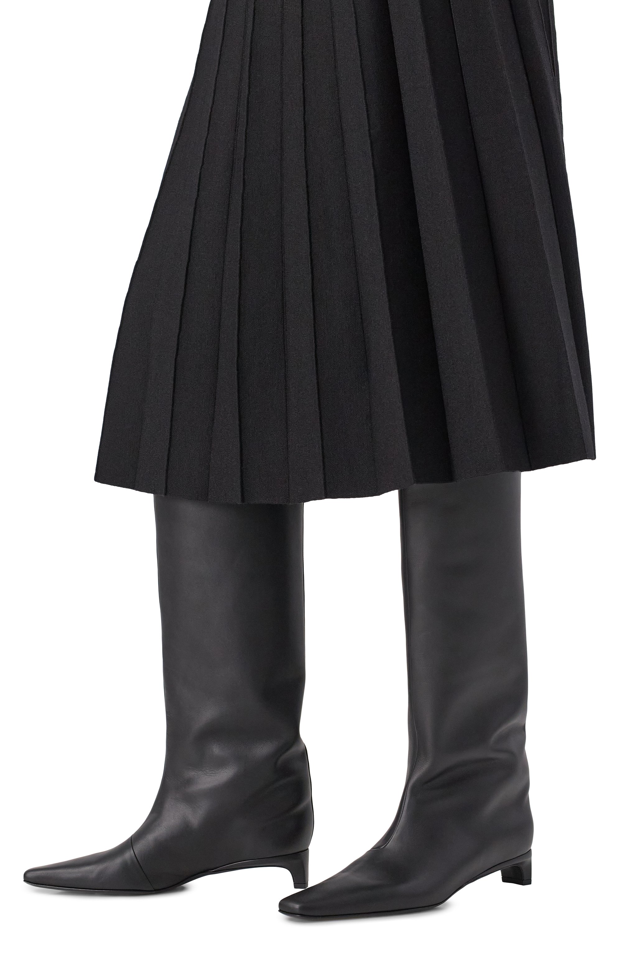 Кожаные сапоги haven 35 LOULOU DE SAISON черного цвета по цене 109500 руб., арт. HAVEN, фото 2 Кожаные сапоги haven 35 LOULOU DE SAISON, арт. HAVEN, фото 2