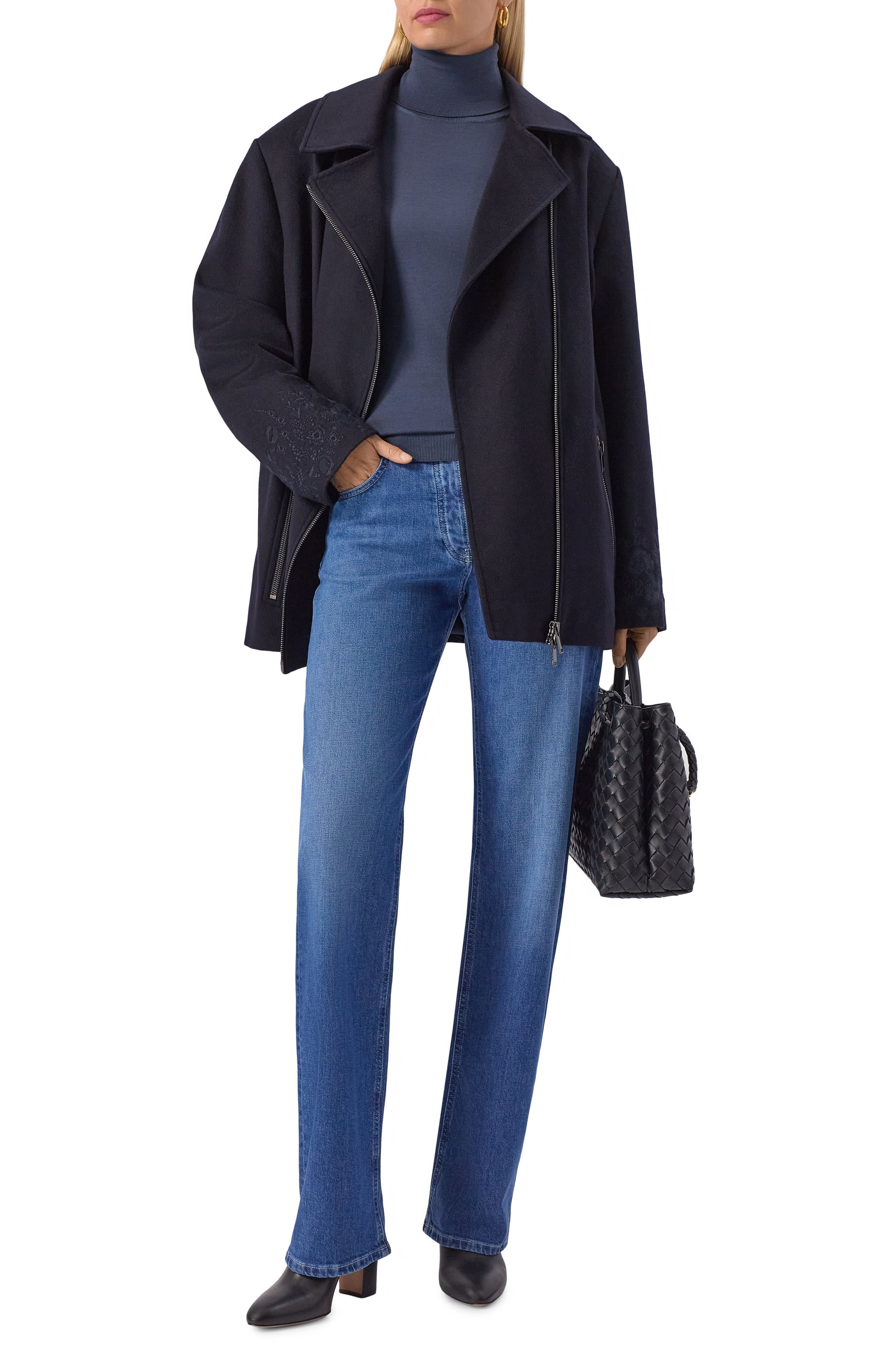 Шерстяная водолазка MVST синего цвета по цене 128000 руб., арт. M0-M25.1MW.K401/34-48, фото 2 Шерстяная водолазка MVST, арт. M0-M25.1MW.K401/34-48, фото 2