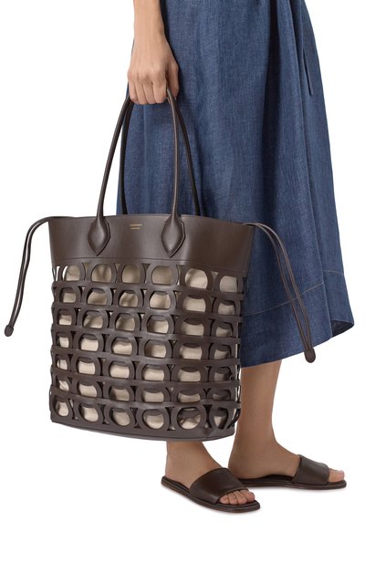 Сумка-тоут gancini large FERRAGAMO темно-коричневого цвета по цене 343000 руб., арт. 21A013/782829, фото 2 Сумка-тоут gancini large FERRAGAMO, арт. 21A013/782829, фото 2