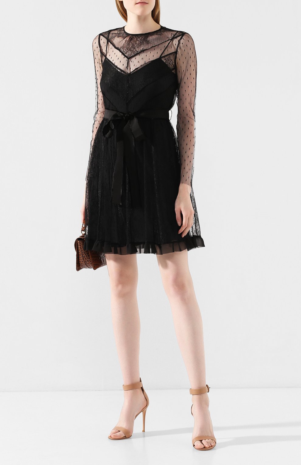 Платье REDVALENTINO черного цвета по цене 103500 руб., арт. SR0VAJ10/4JE, фото 2 Платье REDVALENTINO, арт. SR0VAJ10/4JE, фото 2