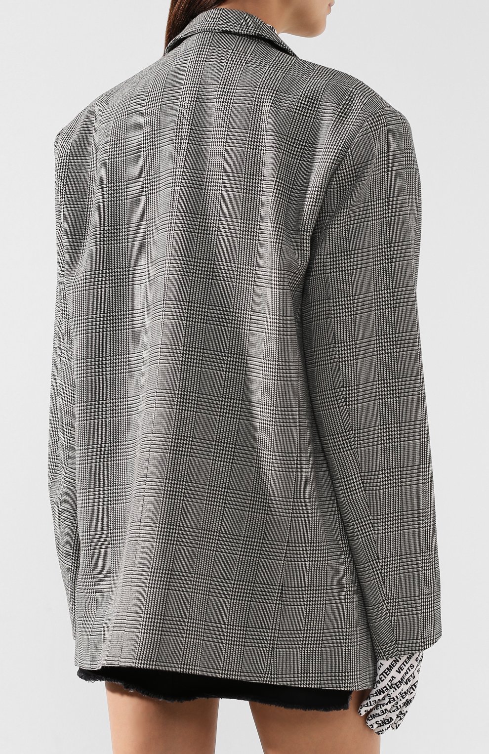 Шерстяной жакет VETEMENTS серого цвета по цене 138500 руб., арт. WAH20JA407/BLACK/WHITE CHECK, фото 4 Шерстяной жакет VETEMENTS, арт. WAH20JA407/BLACK/WHITE CHECK, фото 4