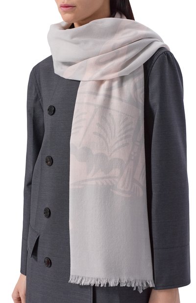 Шерстяной палантин BURBERRY серого цвета по цене 73950 руб., арт. 8113028, фото 2 Шерстяной палантин BURBERRY, арт. 8113028, фото 2