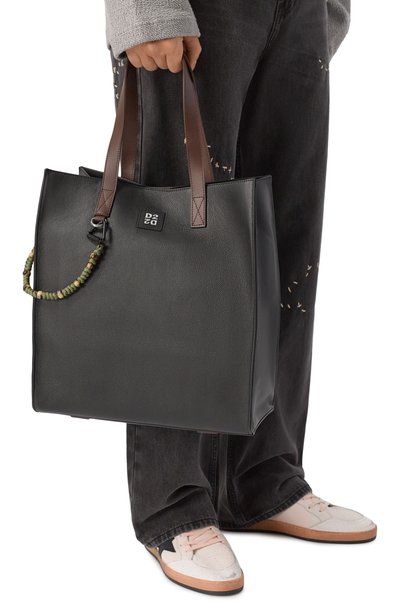 Сумка-тоут d2 upside down DSQUARED2 черного цвета по цене 78650 руб., арт. SPM0115/25109053, фото 2 Сумка-тоут d2 upside down DSQUARED2, арт. SPM0115/25109053, фото 2
