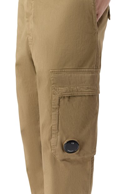 Хлопковые брюки C.P. COMPANY хаки цвета по цене 38950 руб., арт. 20CMPA135A/005694G, фото 5 Хлопковые брюки C.P. COMPANY, арт. 20CMPA135A/005694G, фото 5
