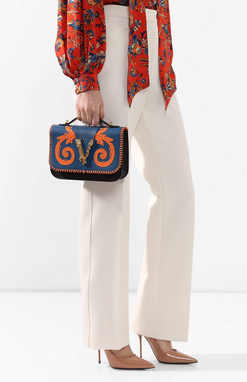 Сумка virtus VERSACE синего цвета по цене 261000 руб., арт. DBFG985/DVRBB, фото 2 Сумка virtus VERSACE, арт. DBFG985/DVRBB, фото 2