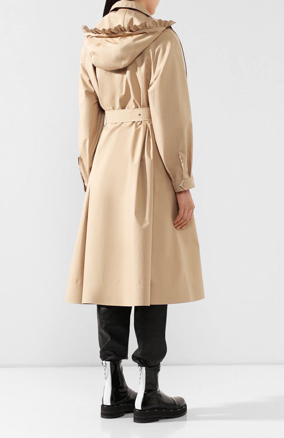 Плащ 4 moncler simone rocha MONCLER GENIUS бежевого цвета по цене 121500 руб., арт. F1-09W-1D700-40-54A3K, фото 4 Плащ 4 moncler simone rocha MONCLER GENIUS, арт. F1-09W-1D700-40-54A3K, фото 4