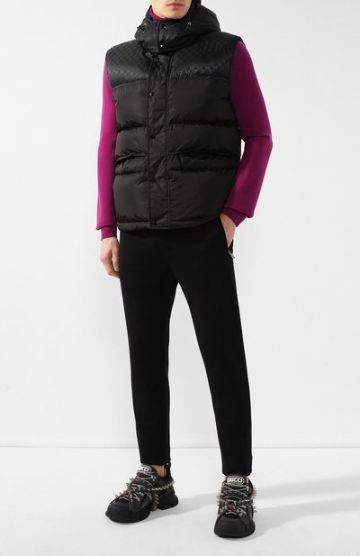 Пуховый жилет GUCCI черного цвета по цене 206500 руб., арт. 546333/Z4218, фото 2 Пуховый жилет GUCCI, арт. 546333/Z4218, фото 2