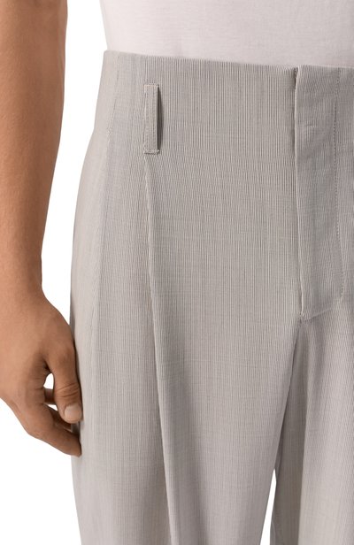 Шерстяные брюки EMPORIO ARMANI светло-серого цвета по цене 63950 руб., арт. EM006934/TE22612, фото 5 Шерстяные брюки EMPORIO ARMANI, арт. EM006934/TE22612, фото 5