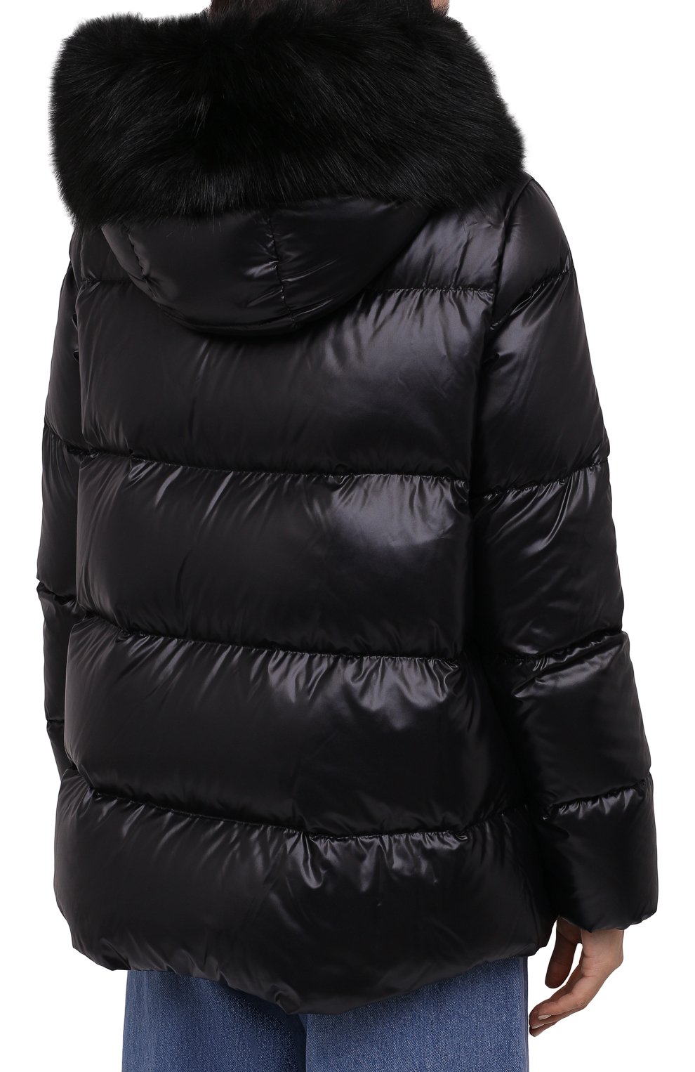 Пуховик laiche MONCLER черного цвета по цене 162000 руб., арт. G2-093-1A001-17-68950, фото 4 Пуховик laiche MONCLER, арт. G2-093-1A001-17-68950, фото 4