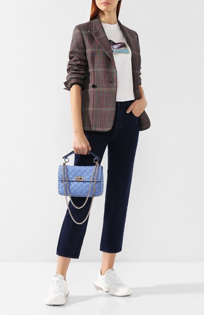 Сумка rockstud spike medium VALENTINO голубого цвета по цене 372000 руб., арт. RW2B0122/NAP, фото 2 Сумка rockstud spike medium VALENTINO, арт. RW2B0122/NAP, фото 2