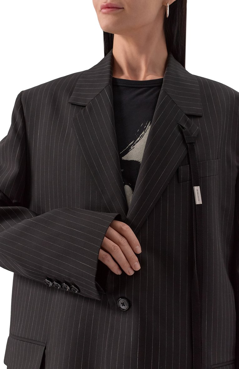 Женский шерстяной жакет ANN DEMEULEMEESTER черного цвета, арт. 2402-W-JA15-FA516-D0091 | Фото 5 (Рукава: Длинные; Длина (для топов): Удлиненные; Материал внешний: Шерсть; Материал подклада: Вискоза; 1-2-бортные: Однобортные; Женское Кросс-КТ: Жакет-одежда; Стили: Минимализм)