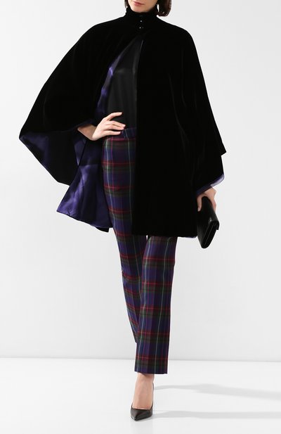 Пончо GIORGIO ARMANI черного цвета по цене 416000 руб., арт. 795610/9A154, фото 2 Пончо GIORGIO ARMANI, арт. 795610/9A154, фото 2
