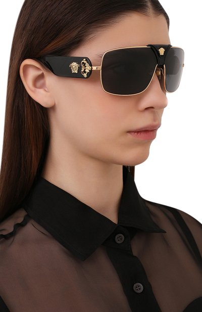 Солнцезащитные очки VERSACE черного цвета по цене 25600 руб., арт. 2207Q-100287, фото 2 Солнцезащитные очки VERSACE, арт. 2207Q-100287, фото 2