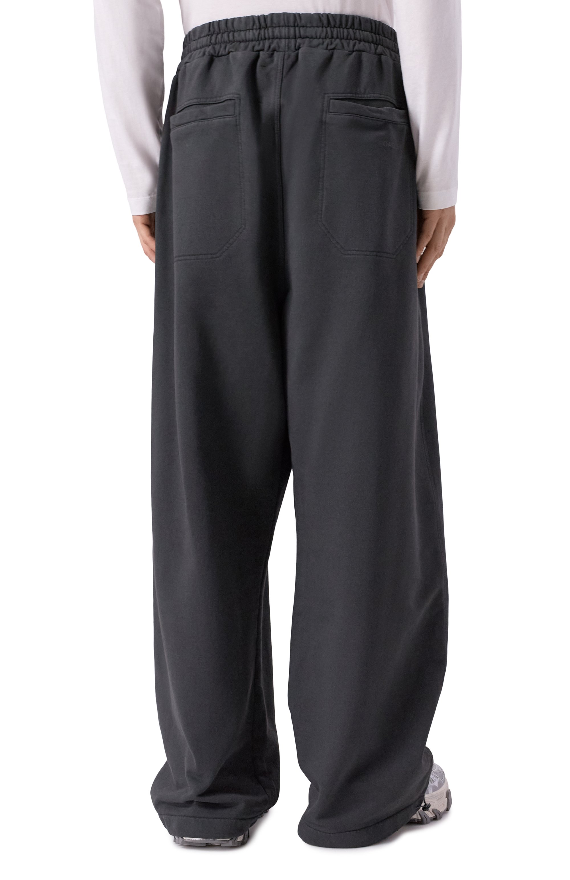 Хлопковые брюки ROADLESS темно-серого цвета по цене 34900 руб., арт. RSS-J2, фото 4 Хлопковые брюки ROADLESS, арт. RSS-J2, фото 4