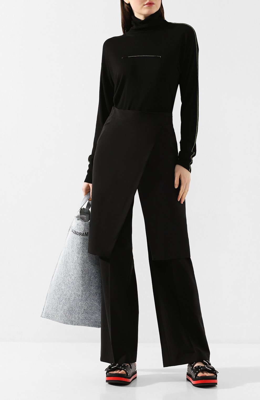 Шерстяные брюки MM6 черного цвета по цене 44700 руб., арт. S52KA0245/S52209, фото 2 Шерстяные брюки MM6, арт. S52KA0245/S52209, фото 2