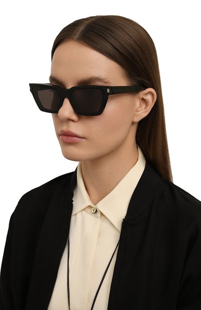 Солнцезащитные очки SAINT LAURENT черного цвета по цене 45500 руб., арт. SL 633 CALISTA 001, фото 2 Солнцезащитные очки SAINT LAURENT, арт. SL 633 CALISTA 001, фото 2