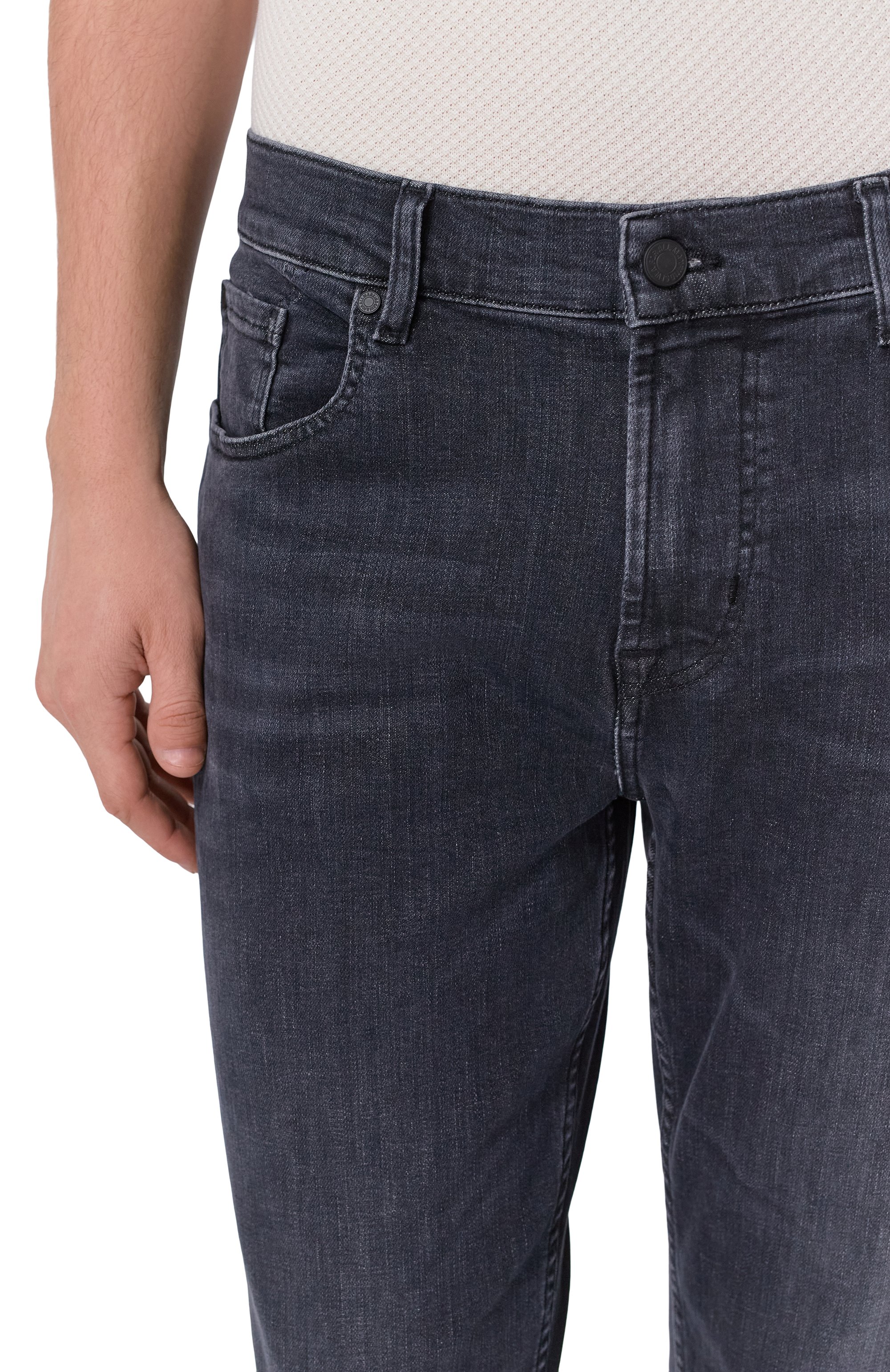 Джинсы slimmy tapered 7 FOR ALL MANKIND черного цвета по цене 29150 руб., арт. 7TB00C34-3LG, фото 5 Джинсы slimmy tapered 7 FOR ALL MANKIND, арт. 7TB00C34-3LG, фото 5