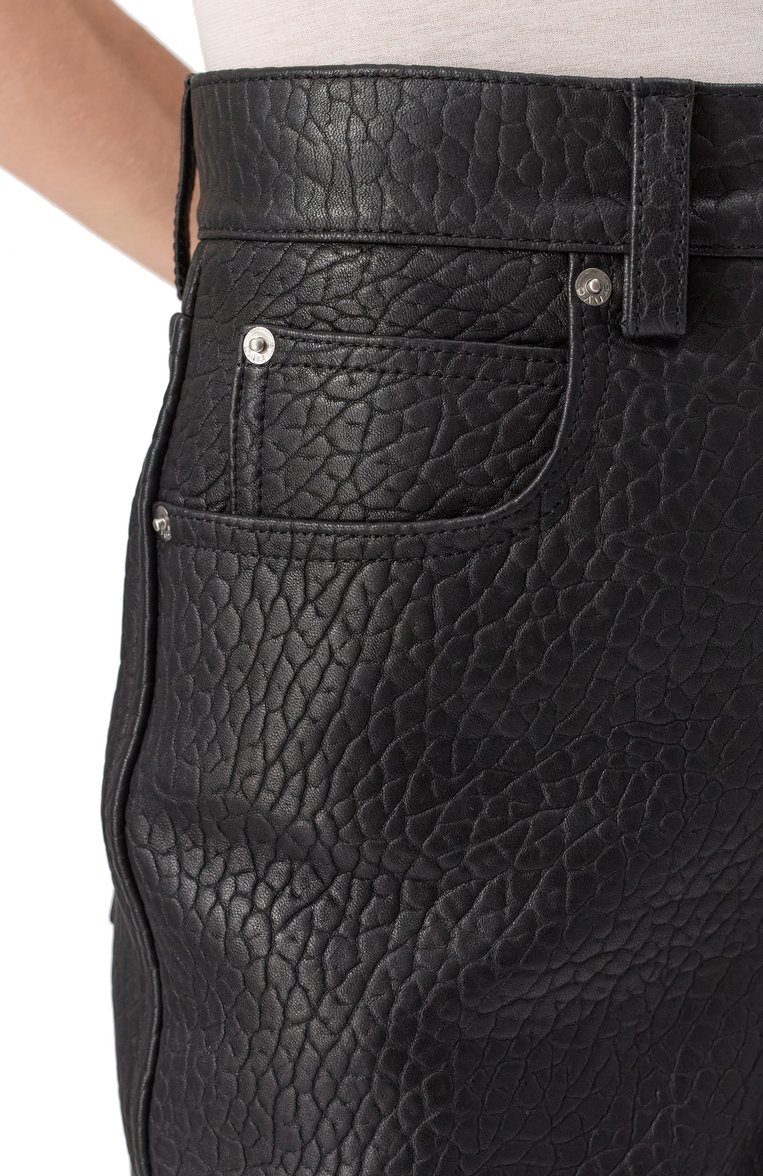 Женские кожаные брюки ALEXANDER WANG черного цвета, арт. 1WC1254797 | Фото 5 (Материал внешний: Натуральная кожа; Материал подклада: Вискоза; Длина (брюки, джинсы): Стандартные; Силуэт Ж (брюки и джинсы): Прямые; Стили: Кэжуэл; Женское Кросс-КТ: Брюки-одежда, Замша и кожа)