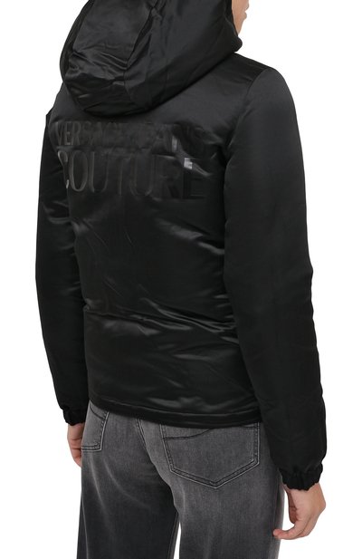 Пуховая куртка VERSACE JEANS COUTURE черного цвета по цене 68150 руб., арт. E5HZA959-ZDP409/25131, фото 4 Пуховая куртка VERSACE JEANS COUTURE, арт. E5HZA959-ZDP409/25131, фото 4