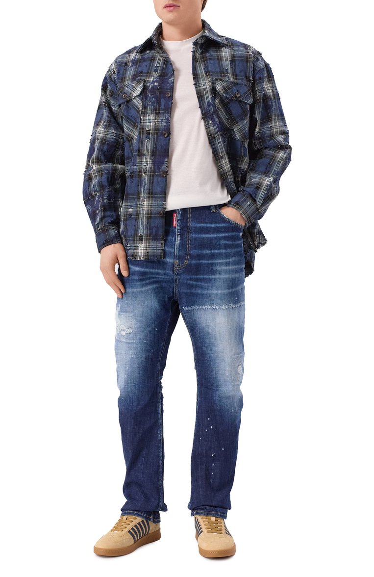 Мужские джинсы london bro DSQUARED2 темно-синего цвета, арт. S71LB1581/S30664 | Фото 2 (Материал внешний: Хлопок, Деним; Длина (брюки, джинсы): Стандартные; Детали: Делаве, Потертости; Стили: Кэжуэл, Streetwear; Кросс-КТ: Деним; Автоматизация ТО: Проставлено; Силуэт М (брюки): Широкие; Автоматизация состава: Проставлено)