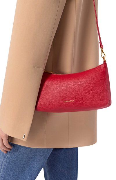 Сумка aura mini COCCINELLE красного цвета по цене 22050 руб., арт. E5QH0550101, фото 2 Сумка aura mini COCCINELLE, арт. E5QH0550101, фото 2