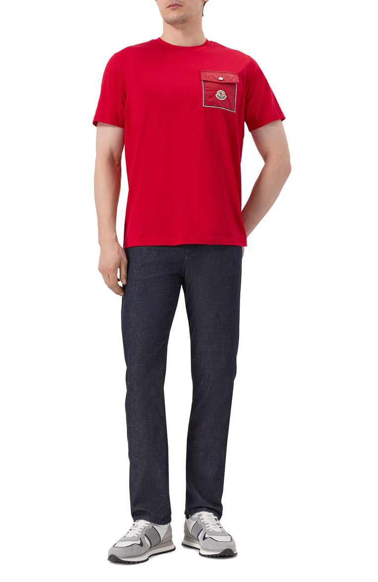 Мужская хлопковая футболка MONCLER красного цвета, арт. 8C00056/8390Y | Фото 2 (Материал внешний: Хлопок; Стили: Спорт-шик; Принт: Без принта; Длина (для топов): Стандартные; Рукава: Короткие; Мужское Кросс-КТ: Футболка-одежда; Кросс-КТ: Джерси; Детали: Декор; Автоматизация ТО: Проставлено; Автоматизация состава: Проставлено)