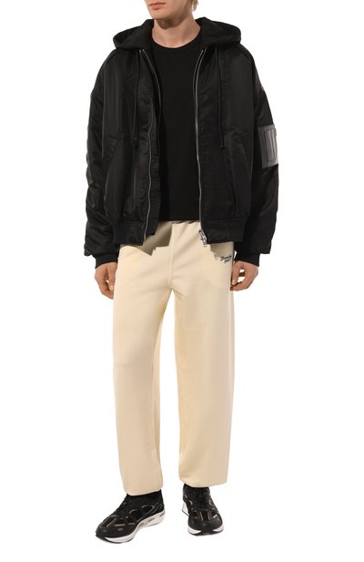 Джоггеры из вискозы и хлопка GIVENCHY кремового цвета по цене 163000 руб., арт. BM51GK/3YMB, фото 2 Джоггеры из вискозы и хлопка GIVENCHY, арт. BM51GK/3YMB, фото 2