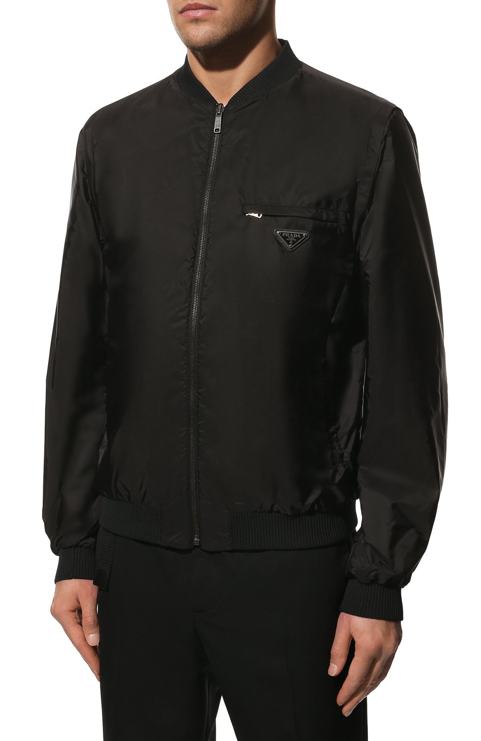 Двусторонний кожаный бомбер PRADA черного цвета по цене 465000 руб., арт. UPW368-038-F0002, фото 7 Двусторонний кожаный бомбер PRADA, арт. UPW368-038-F0002, фото 7