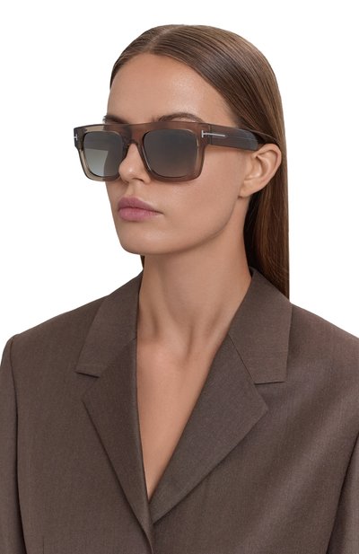 Солнцезащитные очки TOM FORD бежевого цвета по цене 49950 руб., арт. TF711 47Q, фото 3 Солнцезащитные очки TOM FORD, арт. TF711 47Q, фото 3