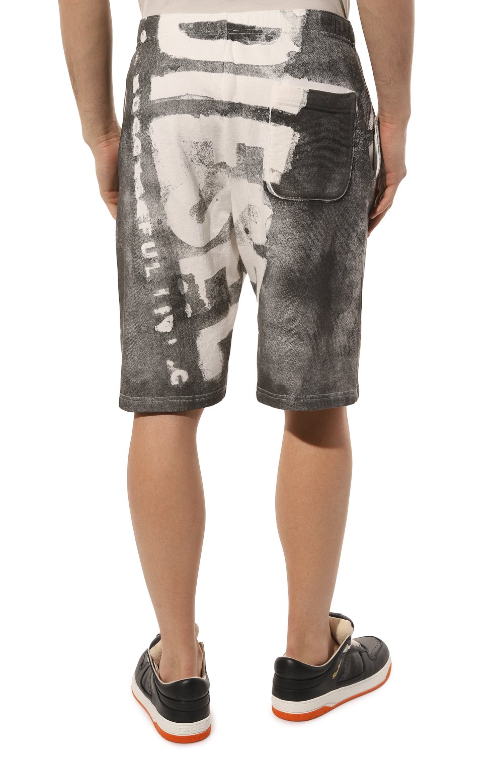 Хлопковые шорты DIESEL серого цвета по цене 20850 руб., арт. A09107/0NFAV, фото 4 Хлопковые шорты DIESEL, арт. A09107/0NFAV, фото 4