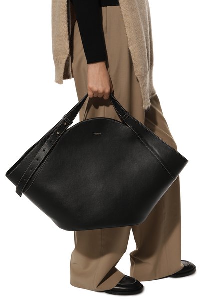 Сумка basket YUZEFI черного цвета по цене 99500 руб., арт. YUZSS20-BA-04, фото 2 Сумка basket YUZEFI, арт. YUZSS20-BA-04, фото 2