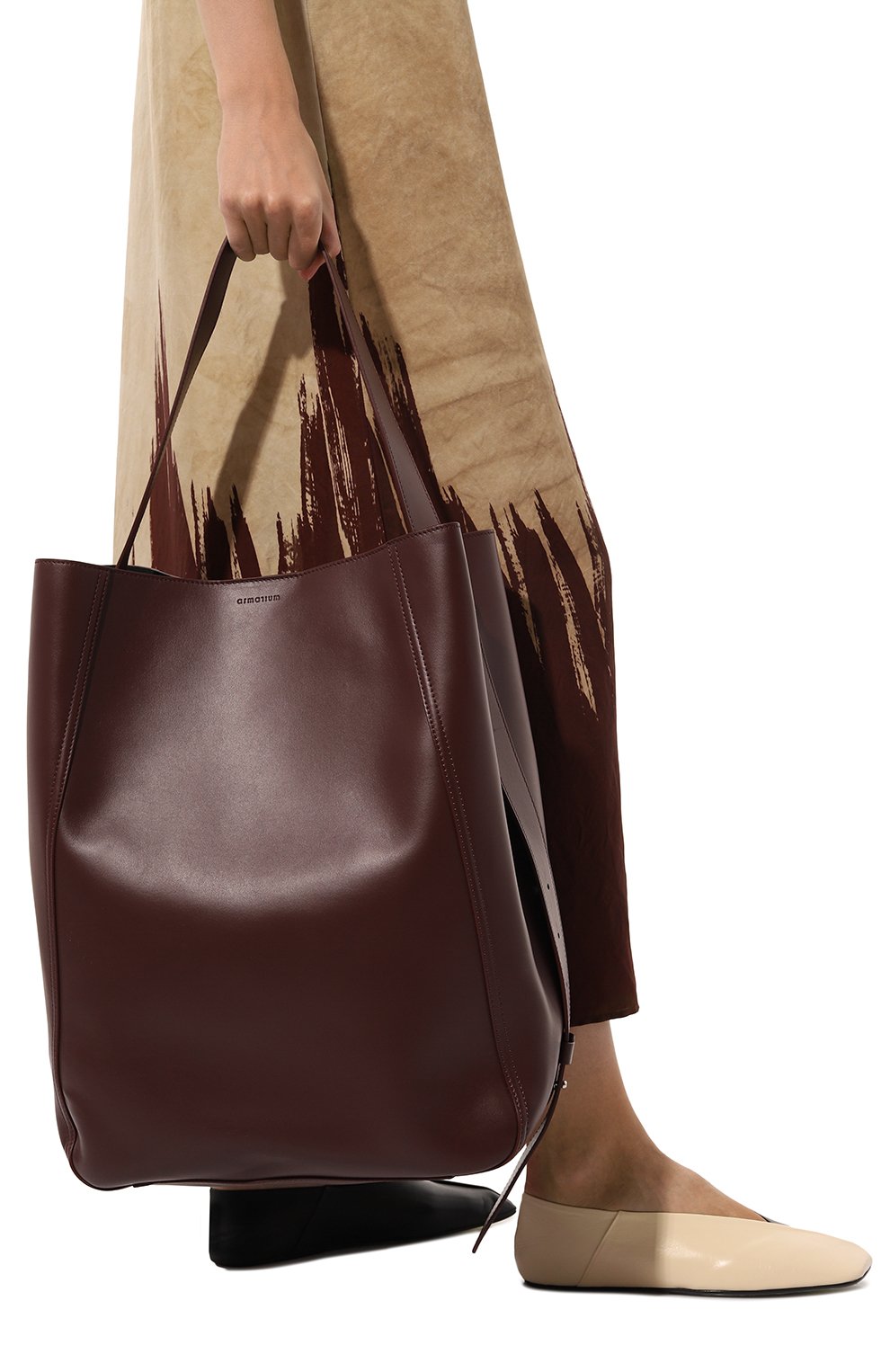 Сумка-тоут 7days ARMARIUM бордового цвета по цене 171500 руб., арт. ARMFWBA05/LE05, фото 2 Сумка-тоут 7days ARMARIUM, арт. ARMFWBA05/LE05, фото 2