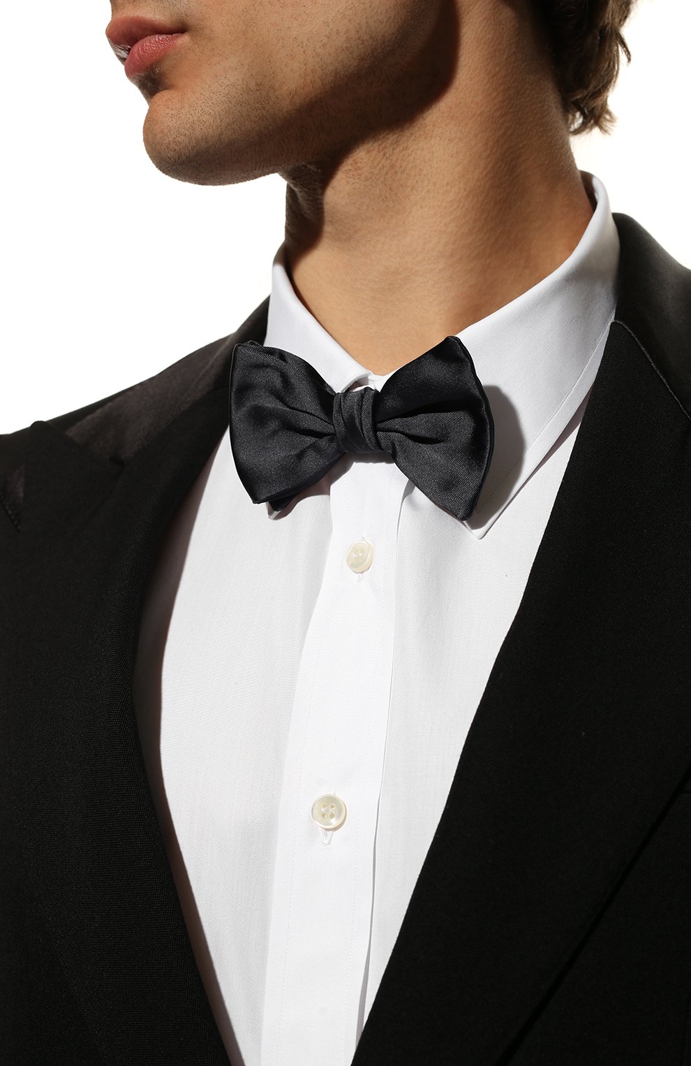 Шелковый галстук-бабочка GIORGIO ARMANI темно-синего цвета по цене 19350 руб., арт. 360031/8P998, фото 2 Шелковый галстук-бабочка GIORGIO ARMANI, арт. 360031/8P998, фото 2