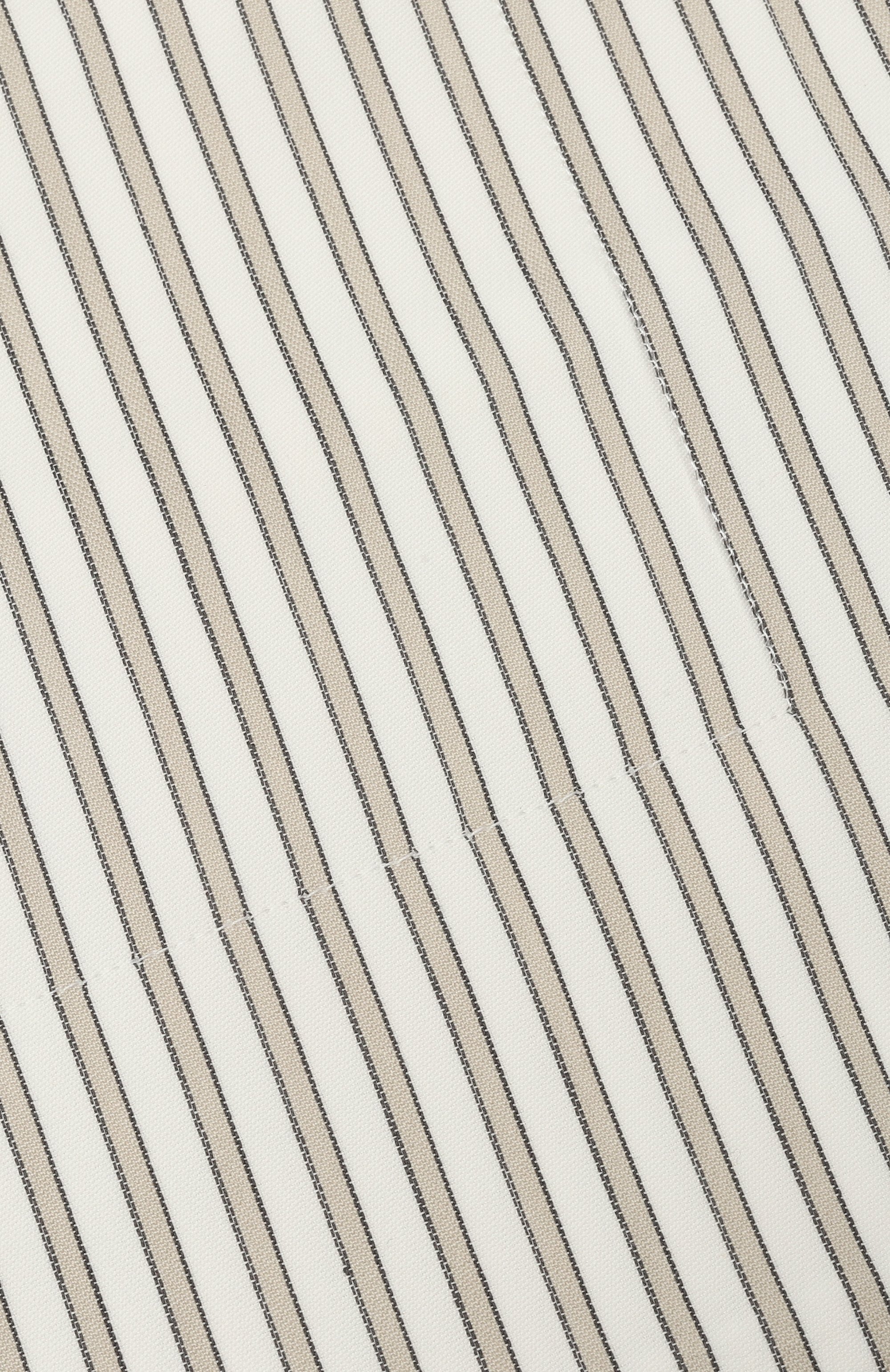 Наволочка horizon FRETTE светло-серого цвета по цене 33750 руб., арт. FR6859 E0741 065B, фото 2 Наволочка horizon FRETTE, арт. FR6859 E0741 065B, фото 2